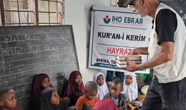 IHO EBRAR, Tanzanya'da medrese öğrencilerine Kur'an-ı Kerim dağıttı