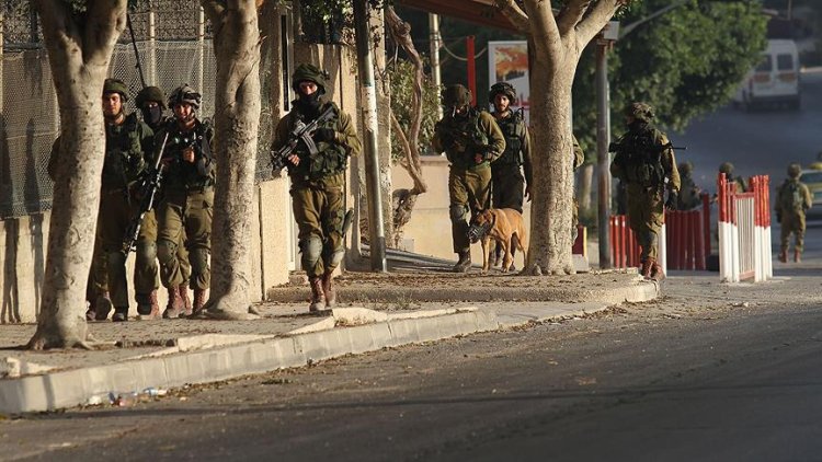 İşgalci İsrail Batı Şeria’nın birçok bölgesine baskın düzenledi