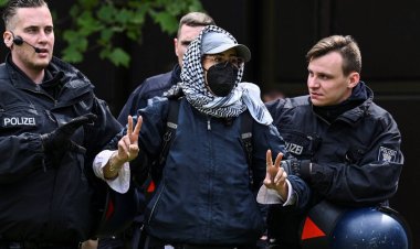 Alman polisi Filistin yanlısı aktivistlerin evlerine baskın düzenledi