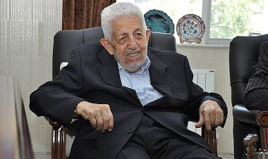 Recai Kutan vefat etti