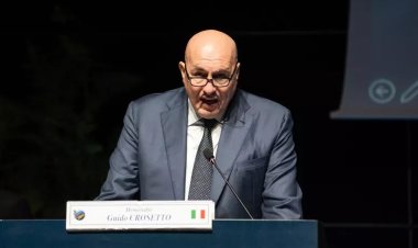 İtalya Savunma Bakanı Crosetto, İşgalci İsrail'in UNIFIL'e saldırısının "savaş suçu olabileceğini" söyledi