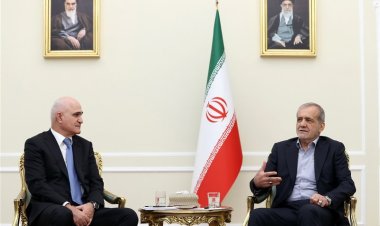 Pezeşkiyan: Azerbaycan ile ilişkilerin geliştirilmesi bizim için çok değerli