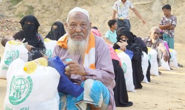 Avrupa Yetim Eli Arakan Kamplarında yüzlerce aileye gıda yardımında bulundu