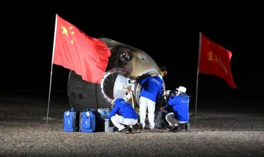 Çinli astronotlar, uzay görevini tamamladıktan sonra Dünya'ya döndüler