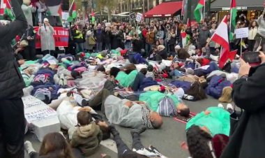 Fransız sağlık çalışanları Gazzelilerle dayanışma gösterisinde bulundu