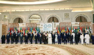 "İİT ve Arap Ligi Olağanüstü Ortak Zirvesi" başladı