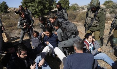 Haaretz: İsrail, Batı Şeria'daki yabancı aktivistlere yönelik baskılarını artırıyor