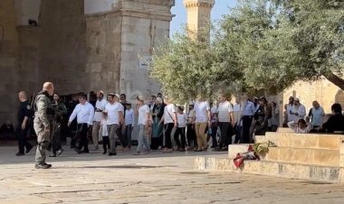 Siyonistler Mescid-i Aksa baskınlarını sürdürüyor