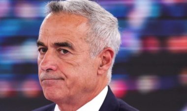 Romanya'da cumhurbaşkanlığı seçiminin ilk turunu NATO karşıtı aday önde tamamladı