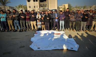 Soykırımcı İsrail'in 422 gündür saldırılarını sürdürdüğü Gazze'de şehid sayısı 44 bin 429'a yükseldi