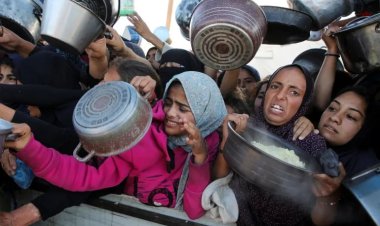 Gazze'de açlıktan ölüyorum ve dünyanın hiçbir şey yapmaya güç yetiremeyeceğine inanmıyorum!