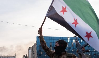 Suriye Başbakanı Beşir'den yurt dışındaki Suriyelilere "geri dönün" çağrısı