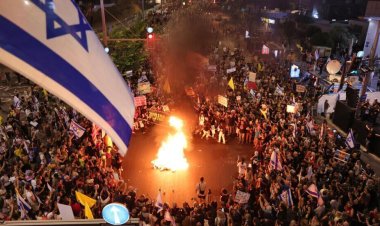 Tel Aviv’de HAMAS ile anlaşma talebiyle geniş çaplı gösteri düzenlendi