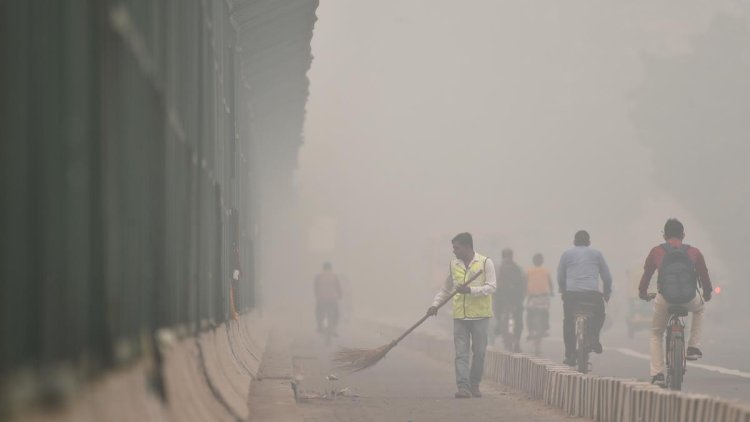 Yeni Delhi'de hava kirliliği nedeniyle vatandaşlara "evden çıkmayın" çağrısı yapıldı