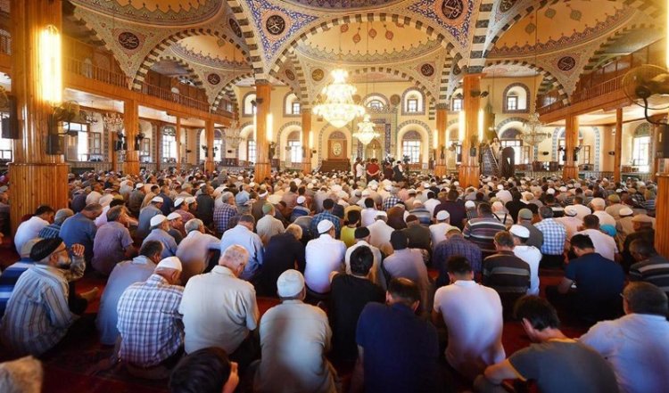 Üç aylar başlıyor: Regaip Kandili perşembe günü idrak edilecek