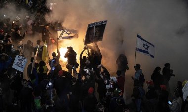 Netanyahu hükümetinin istifası talebiyle gösteriler düzenlendi