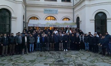 Sabah namazında buluşup Kudüs için yürüdüler