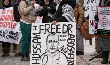 Kanada'daki Gazze gösterisinde Kemal Advan Hastanesi Müdürü Doktor Hüsam Ebu Safiyye'nin serbest bırakılması istendi