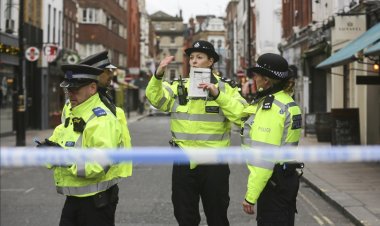 Londra'da bir cadde, bomba tehdidi nedeniyle tahliye edildi