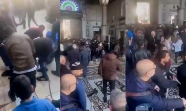 Emevi Camii'nde cuma izdihamı: En az 3 kişi hayatını kaybetti