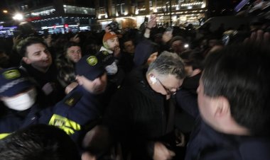 Gürcistan'da AB yanlısı göstericiler, hakimlere yumurtalı saldırı