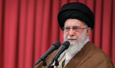 Hamaney'den ABD ile müzakere mesajı veren hükümete uyarı