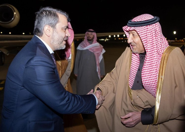 Suriye Dışişleri Bakanı, ilk ziyaretini Suudi Arabistan'a yaptı