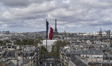 Fransa, Cezayir'e yeni diplomatik kısıtlamalar getirdi