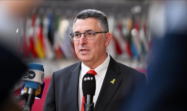 İsrail İran'ın nükleer programına askeri saldırı tehdidinde bulundu