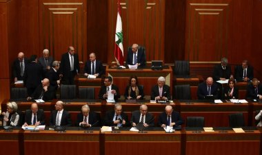 Lübnan'da hükümet Meclis'ten güvenoyu aldı