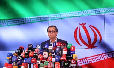 İran'da Ekonomi Bakanı Himmeti, Meclis tarafından azledildi