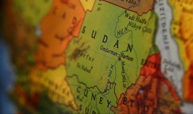 Sudan'da 'geçiş anayasası' imzalandı