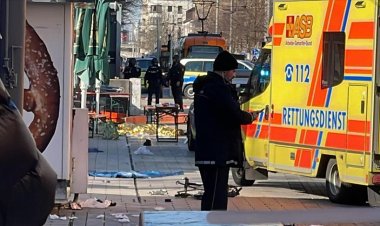 Almanya’da araçla kalabalığı ezen zanlı aşırı sağcı çıktı