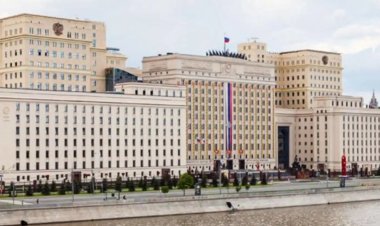 Rusya iki İngiliz diplomatı 'casusluk' nedeniyle sınır dışı etti