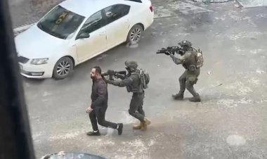 Siyonist İsrail Filistinli sivilleri canlı kalkan olarak kullanıyor