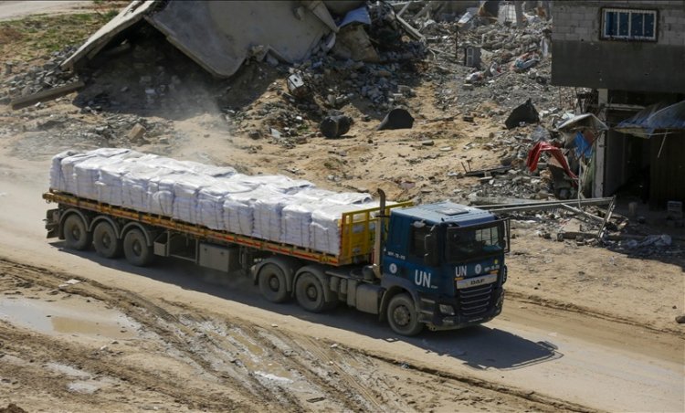 UNRWA: İsrail, Gazze'ye temel yardımların girişini reddetti