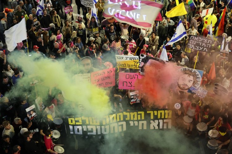 İsrail'de on binler, Netanyahu'ya "istifa" dedi!