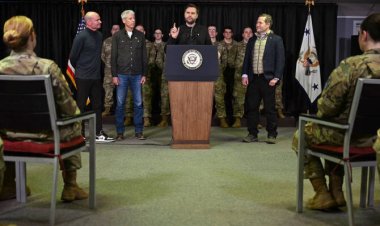 Vance: Biden yönetimi Afganistan'da 80 milyar dolarlık silahı bırakarak büyük hata yaptı