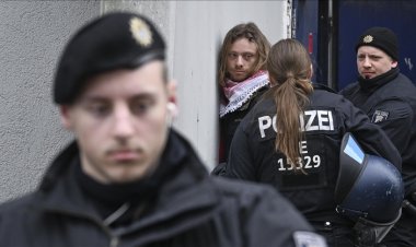 Berlin’de Filistin destekçilerine sınır dışı tehdidi: Avrupa’da ifade özgürlüğü krizi!