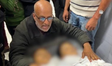 Filistinli babanın çocuklarına veda ettiği görüntüler yürek burktu