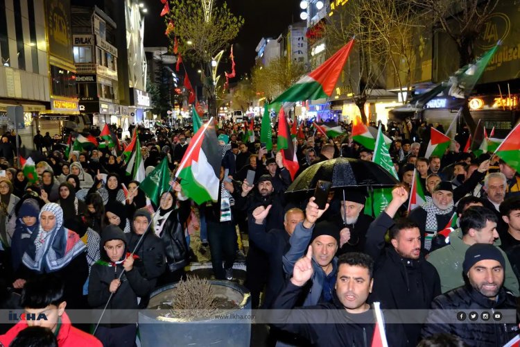 Van’da yağışa rağmen binlerce kişiden “Siyonizme Karşı Öfke Yürüyüşü”