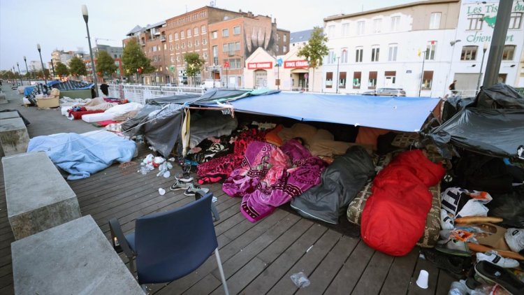 Avrupa'nın kalbi Brüksel’in görünmeyen yüzü: Sokakta kalanların sayısı rekor kırdı