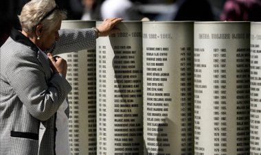 Bosna Hersek'teki savaşta başkent Saraybosna'da şehit edilen 1601 çocuk anıldı