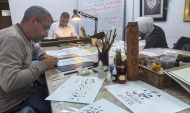 Cezayirli kurumlar, Fransızca yerine Arapça ve İngilizce kullanma kararı aldı