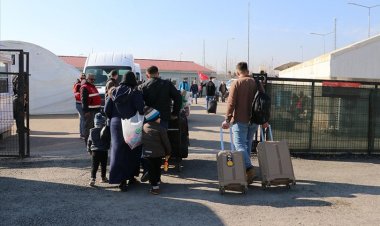 BM: 1,5 milyondan fazla Suriyeli ülkesine geri döndü