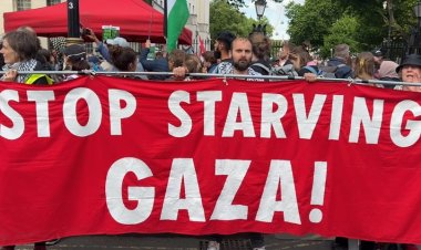 Londra'da binlerce kişi, İngiltere'nin İsrail'e silah satışını protesto etti