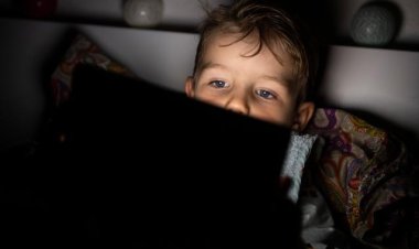 AB Komisyonundan çocukları istismardan korumak için 4 internet sitesine soruşturma