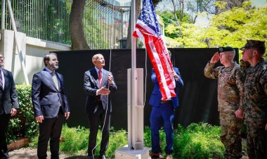 ABD bayrağı, Şam’da yeniden göndere çekildi