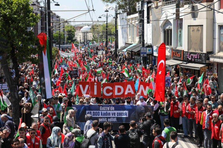 İstanbul'da Gazze'ye destek yürüyüşü düzenlendi
