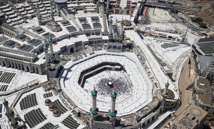 Kabe, 601 metrelik Kraliyet Saat Kulesi'nden görüntülendi
